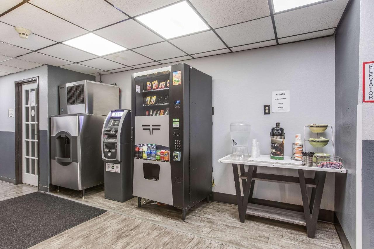 Quality Inn Atlanta Airport-Central College Park Екстериор снимка