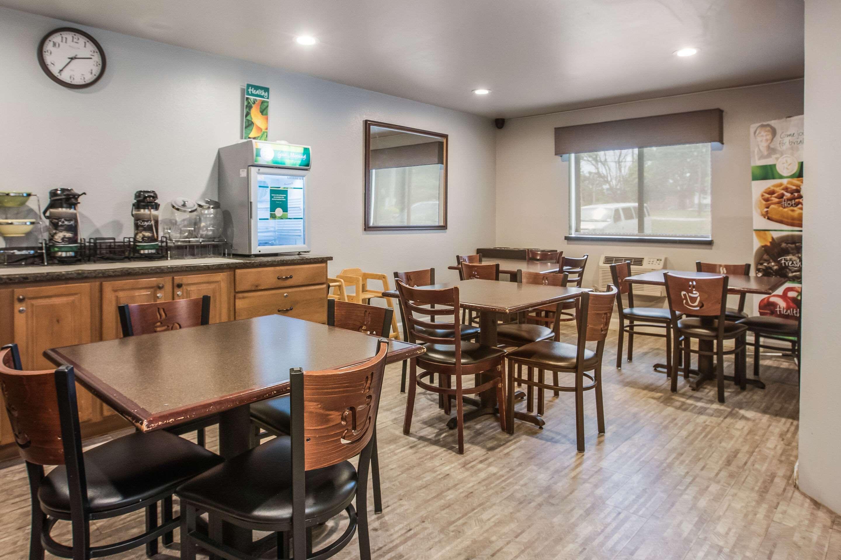 Quality Inn Atlanta Airport-Central College Park Екстериор снимка