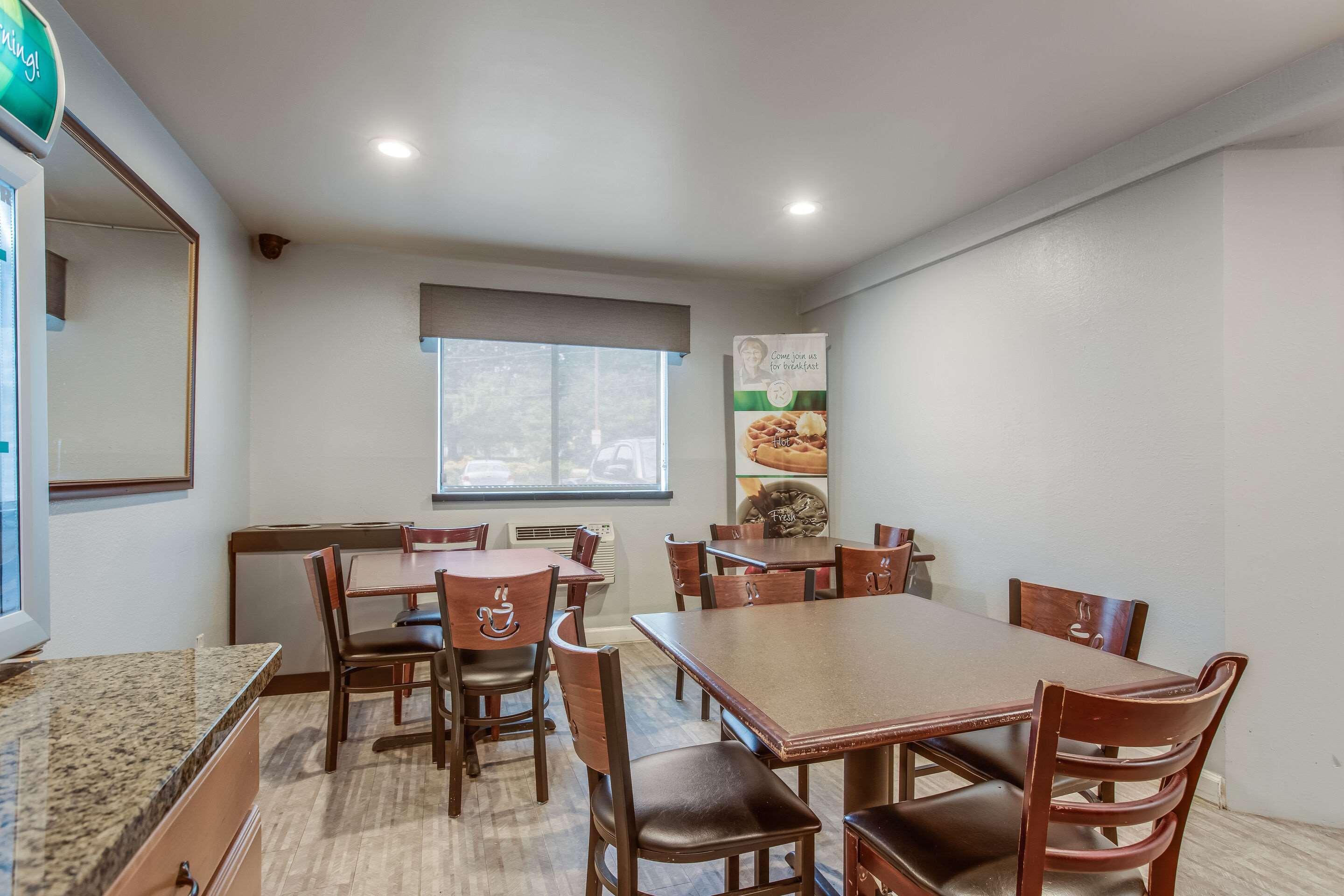 Quality Inn Atlanta Airport-Central College Park Екстериор снимка