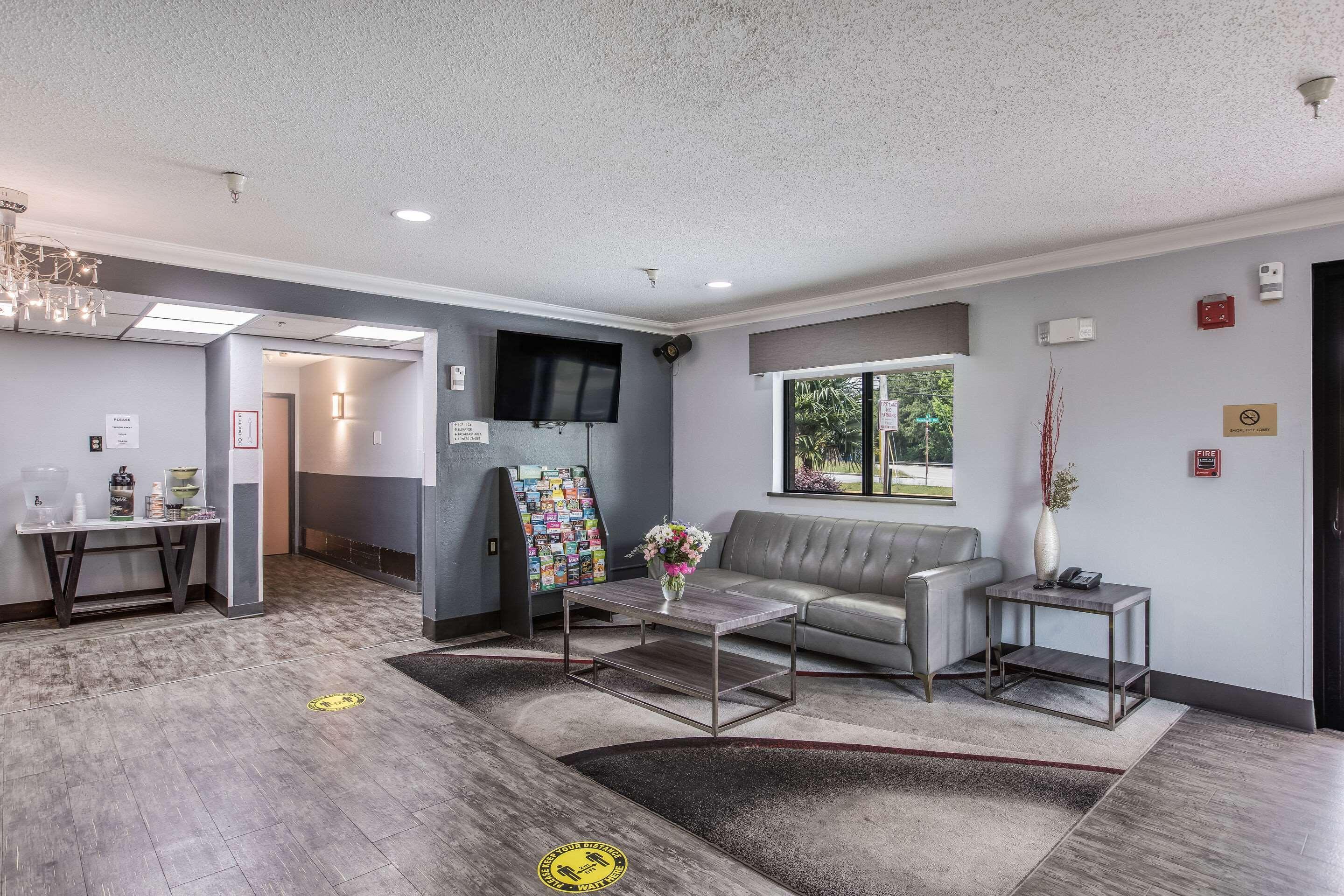 Quality Inn Atlanta Airport-Central College Park Екстериор снимка