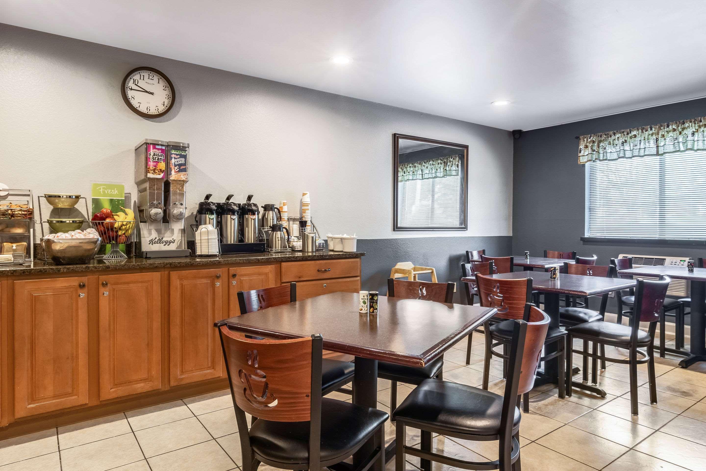 Quality Inn Atlanta Airport-Central College Park Екстериор снимка