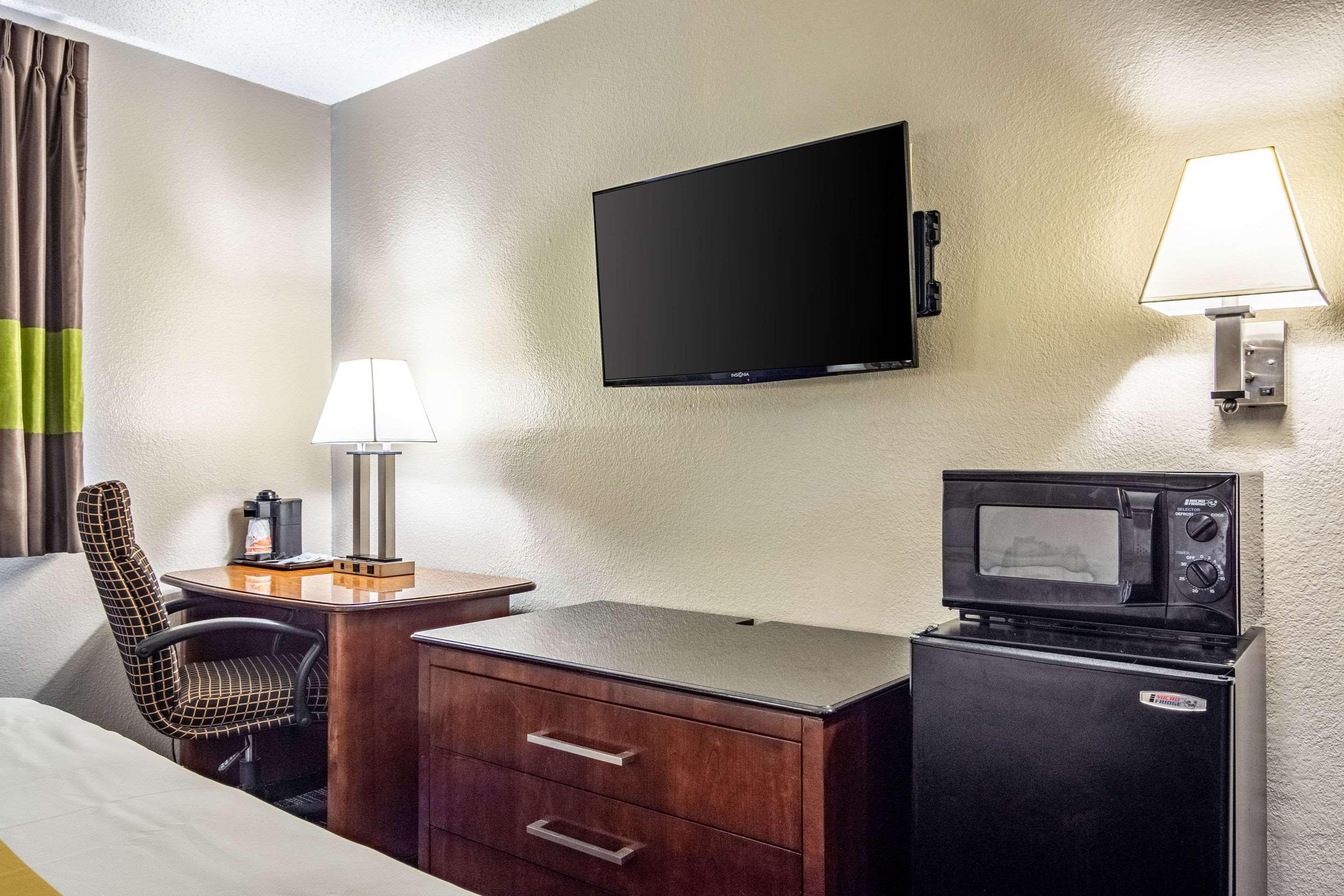Quality Inn Atlanta Airport-Central College Park Екстериор снимка